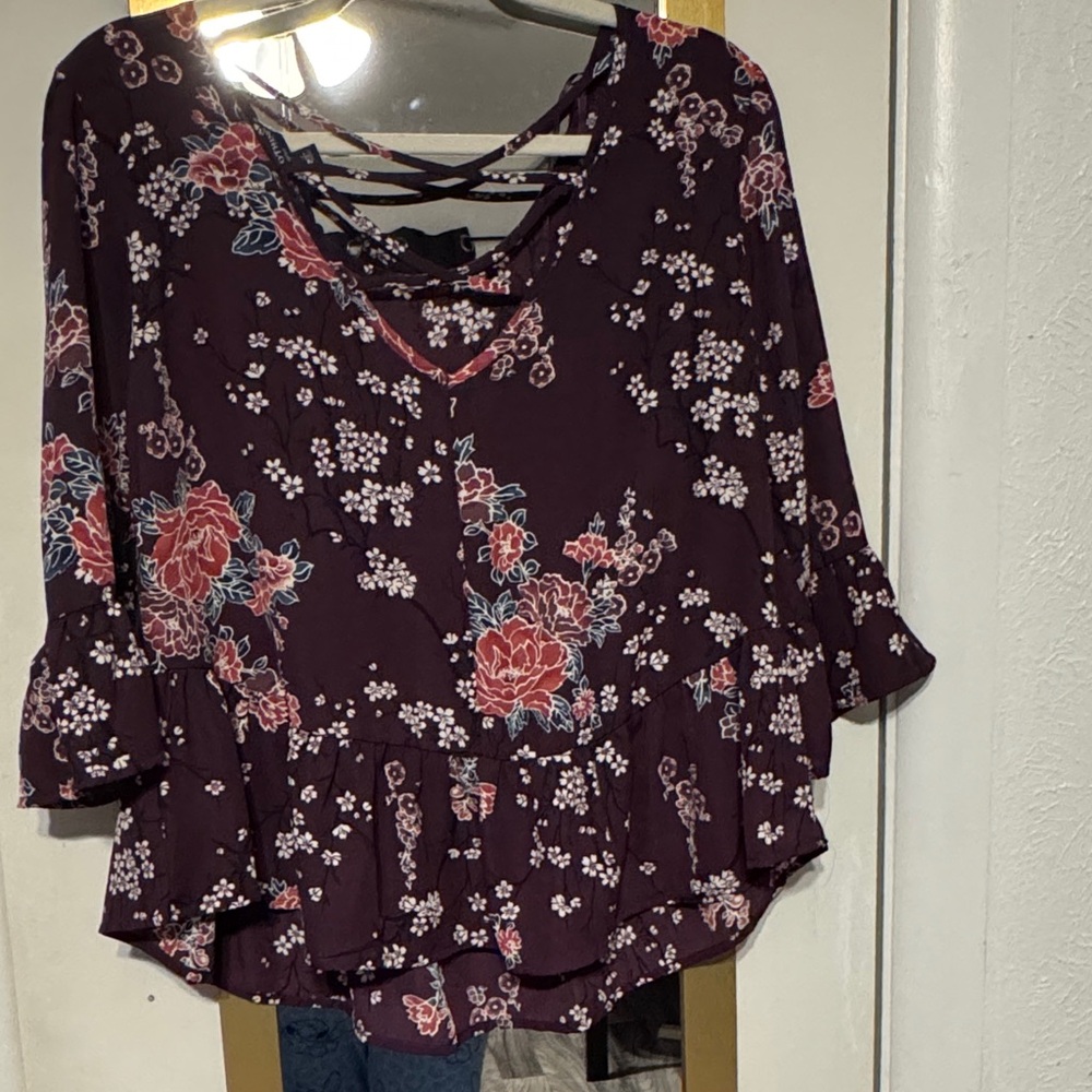 Chic Floral Blouse - Burgundy and Pink - Picture 4 of 5